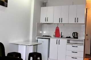 Гостевой дом Tbilisi Apartments Bukia Square Тбилиси Люкс с кроватью размера «king-size» и балконом-3