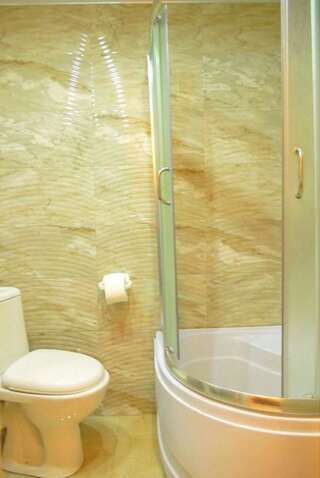 Гостевой дом Tbilisi Apartments Bukia Square Тбилиси Двухместный номер с 1 кроватью и балконом-13