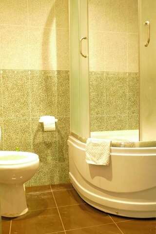 Гостевой дом Tbilisi Apartments Bukia Square Тбилиси Двухместный номер с 1 кроватью-15